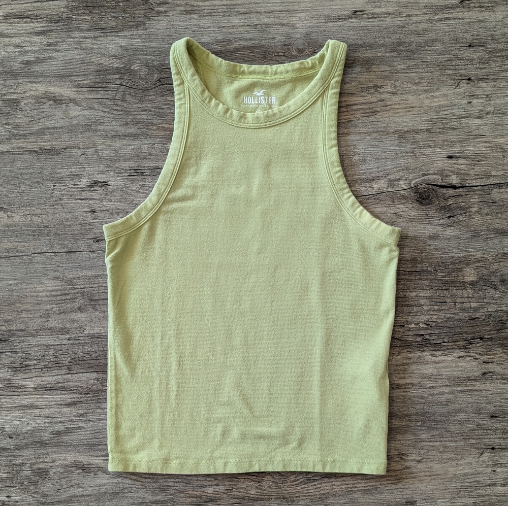 3/$21 Hollister - Fitted Green Cropped Tank Top Sz M